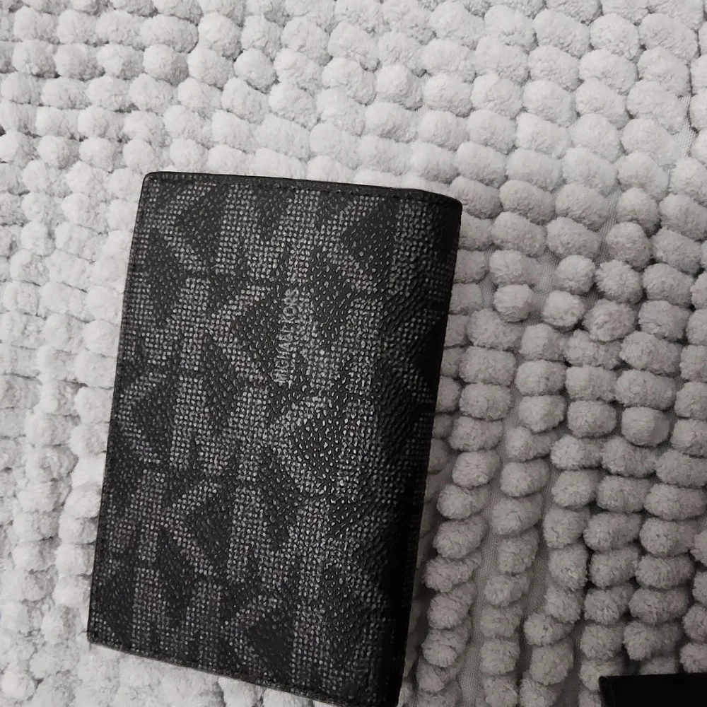 New in box Michael Kors Black and Gray Wallet